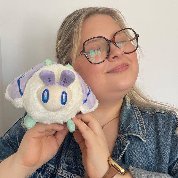 Squishable – Party Snacker fliederfarbene Mondmotte Plüschfigur