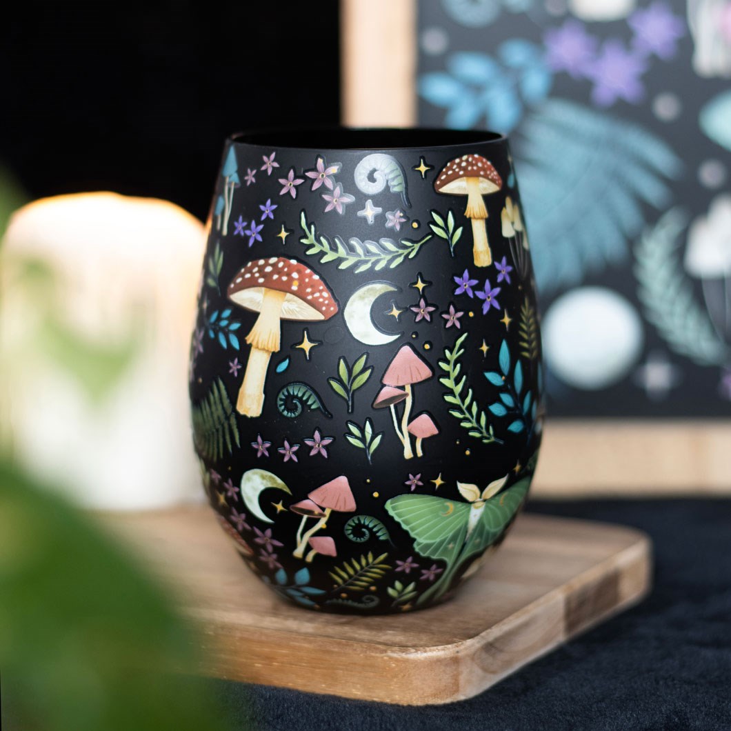 Stielloses Glas mit Dark Forest Motiv