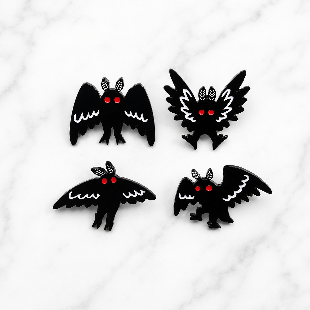 Spooky Mothman Pin aus Emaille