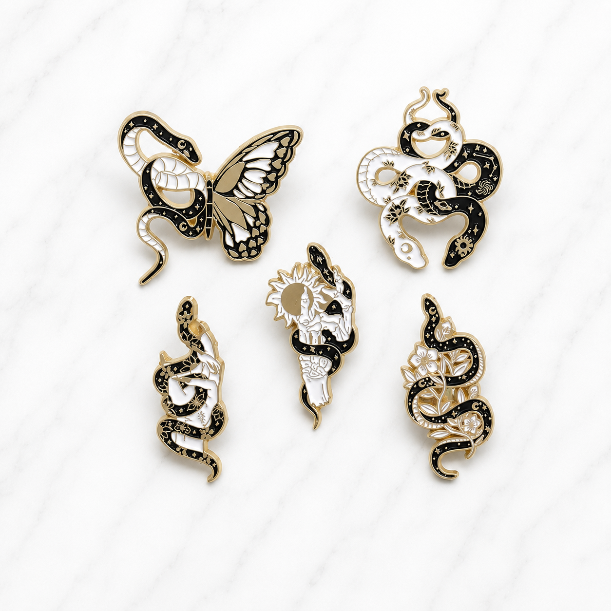 Gothic Schlangen Pin aus Emaille