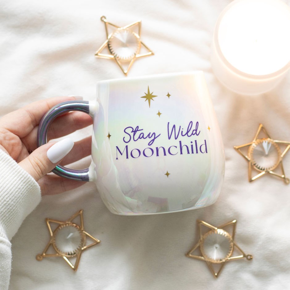 "Stay Wild Moon Child" irisierende Tasse mit Sternen